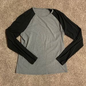 Men’s Lululemon long sleeve shirt size large